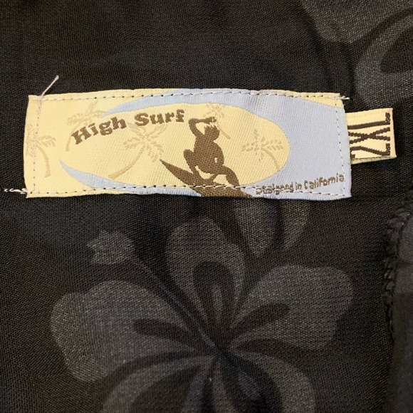 Men’s Hawaiian Button Down Shirt - Picture 7 of 8